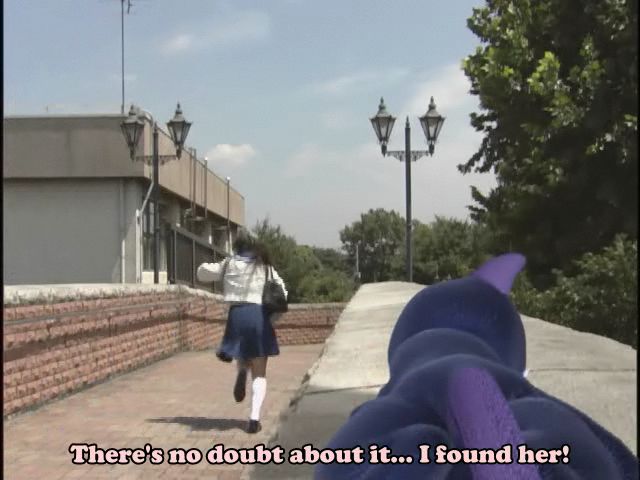 Usagi leteszi a macskt s elrohan az iskola fel. Miutn letnt, Luna felll s megszlal: 